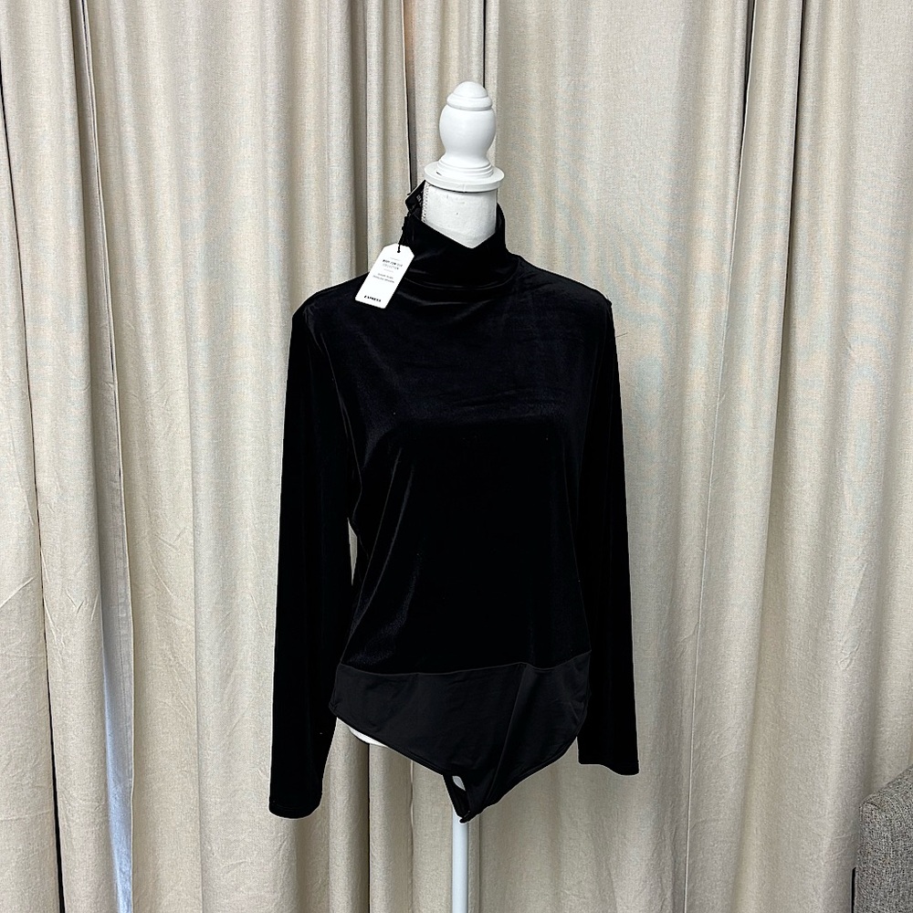 NEW • EXPRESS • Black Velvet Long Sleeve Bodysuit Contour